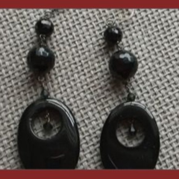 Jewelry - 💥Host Pick - Onyx Earrings💥
